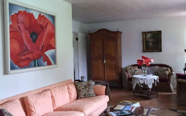 Lava Tree Tropic Inn