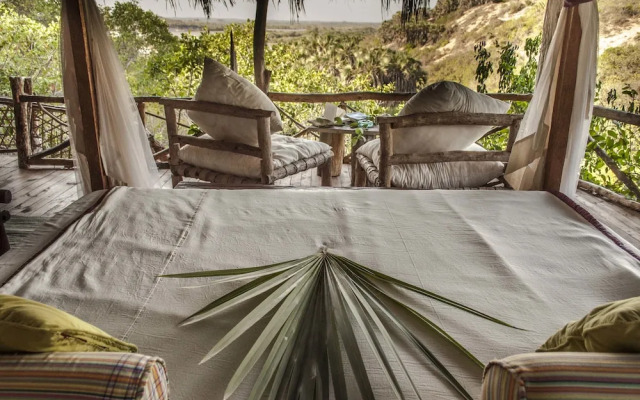 H12 Delta Dunes Lodge