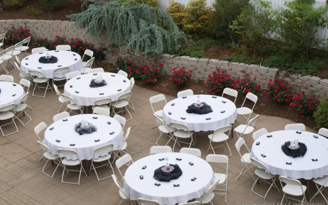 Quality Inn Fayetteville near Historic Downtown Square