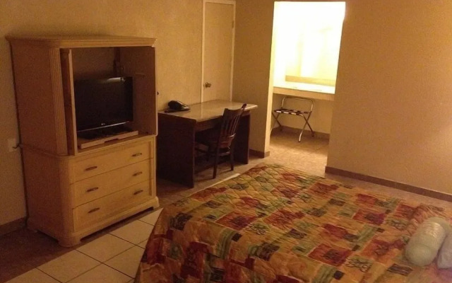 Su Casa Inn & Suites