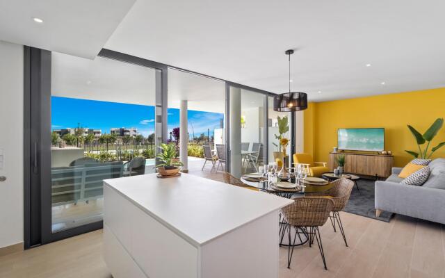 Levi in Fuengirola with 2 bedrooms and 2 bathrooms