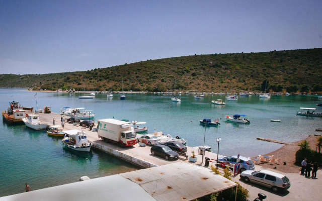 Hotel Apanema Vivari