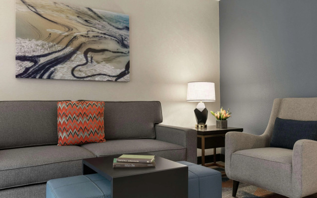 Embassy Suites by Hilton Los Angeles Downey