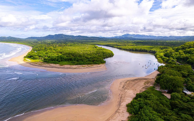 Sunrise 43 - 2 Bedroom Ocean View Condo