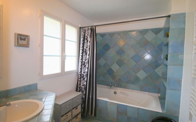 Peaceful Villa in Saint Paul de Vence With Swimming Pool