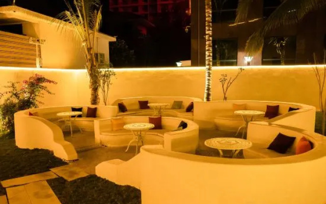 Xishuangbanna Jinghong No.1 Mansion (Splashing Square)