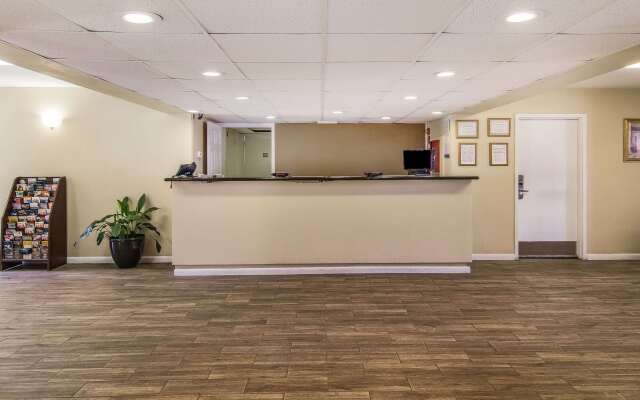 Suburban Studios Hotel Kingsland Near I-95