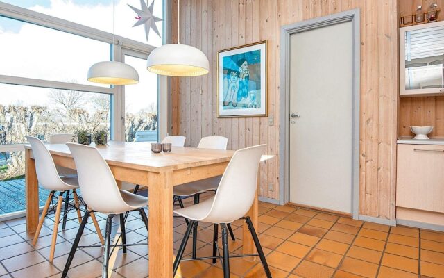 6 Person Holiday Home in Hemmet