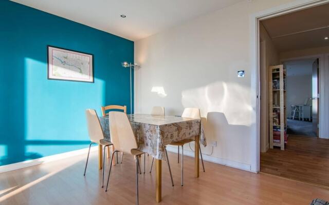 2 Bed Apartment near Hydro and SEC