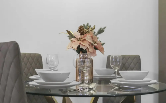 Inviting 2-bed House in Milton Keynes - Netflix