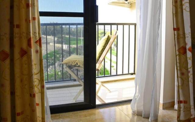 Peaceful Haven With Stunning Views Close to sea