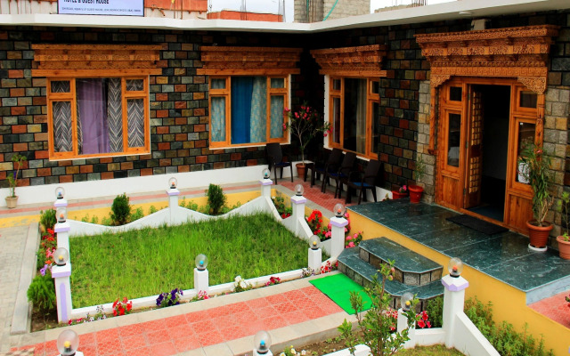 Hotel Jeevanam Villa