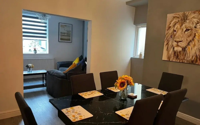 Stay in Comfort , Completely Renovated
