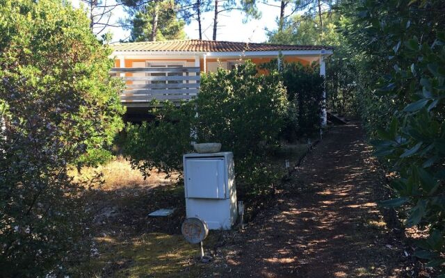 Chalet Orange Naturiste la Jenny