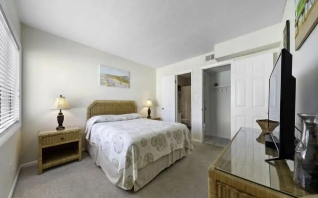 Pura Vida Pure Life - Expansive Views Of The Ocean And Wide Sandy Beach 1 Bedroom Condo by RedAwning