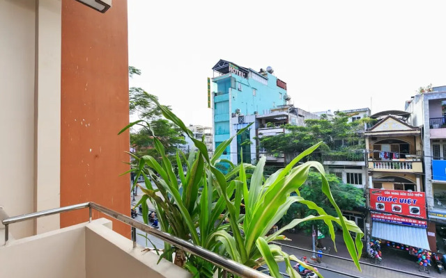 Quy Loc Hotel by OYO Rooms