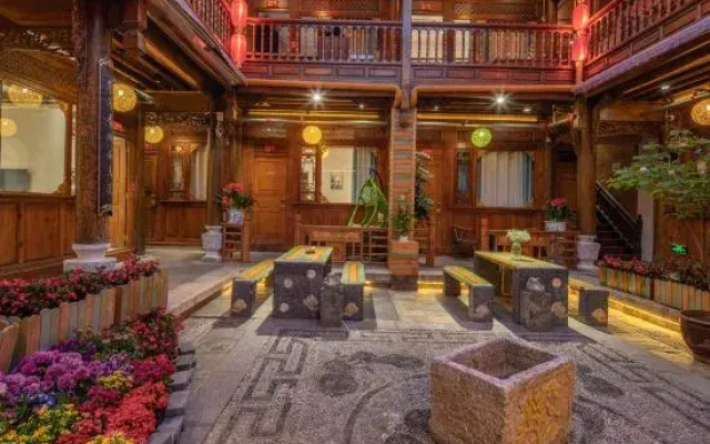 Jiuqi Fuxiang Inn (Lijiang Ancient City Dashuiche Branch)