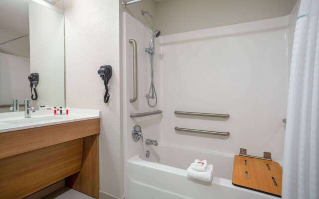 Microtel Inn & Suites by Wyndham Liberty/NE Kansas City Area