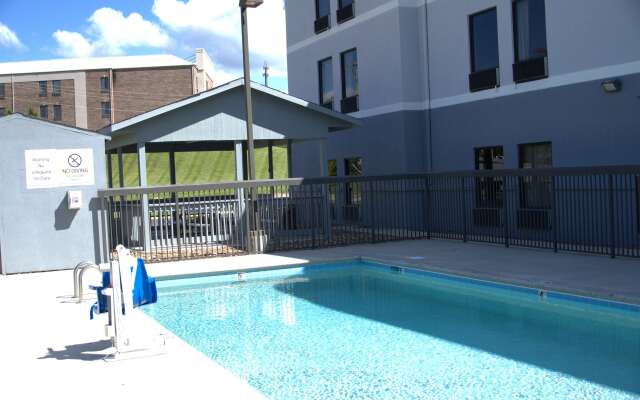 Super 8 by Wyndham Crossville TN