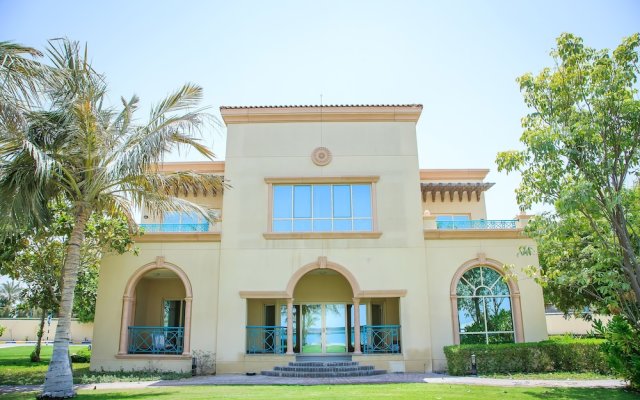 Al Raha Beach Hotel Villas