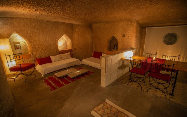 Asmali Cave House