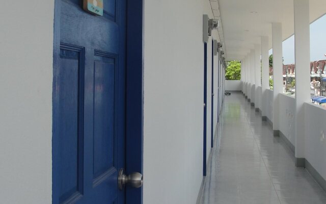 Blue Hip Apartment Nakhon Sri