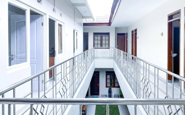 RedDoorz @ Simpang Borobudur