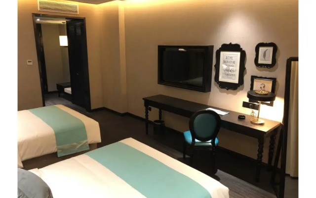 Xana Hotel (Shanghe Bus Station Hot Spring Base)