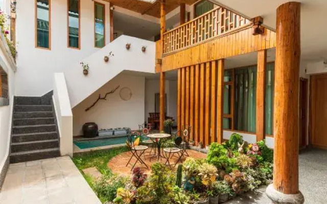 Lijiang Encounter Time Inn