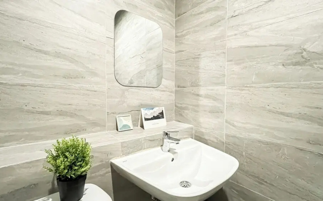 Comfortable 1Br At Apartment Collins Boulevard
