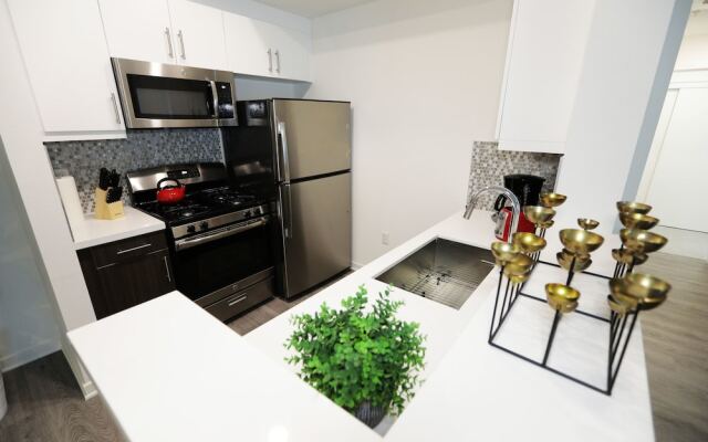 Hollywood Metropolitan Residences