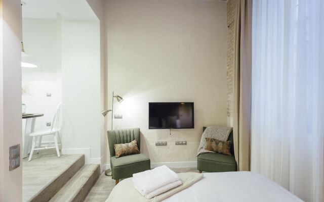 One&Lux Byron Suites