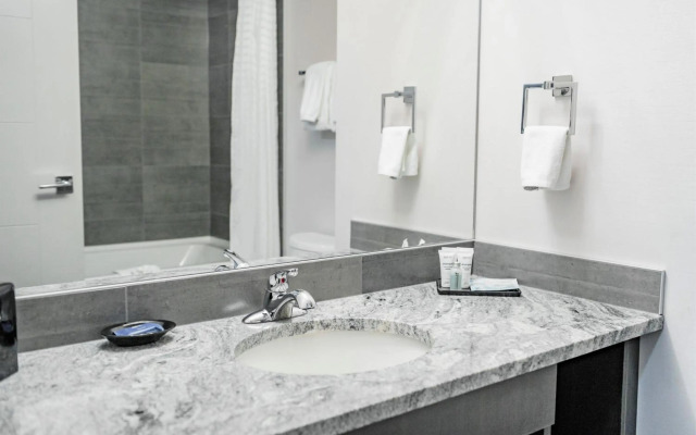 Park Inn by Radisson Edmonton Airport