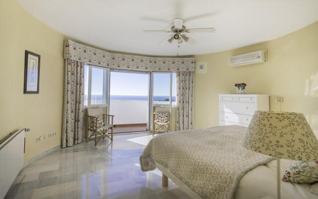 20787 - Spacious Villa With Impressive Views
