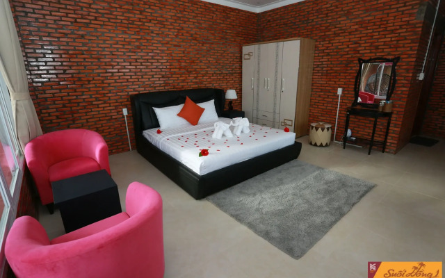 Suoi Hong Resort