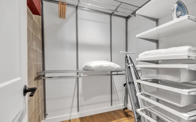 The Maverick, powered by Placemakr - River Walk