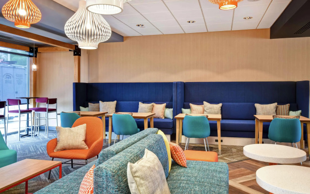 Tru by Hilton Louisville Airport