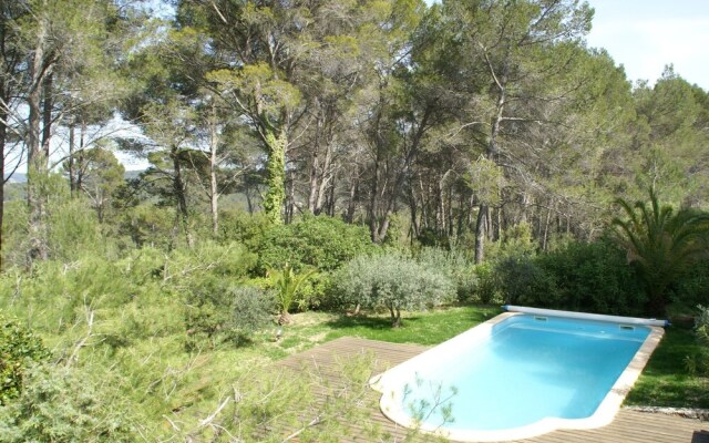 Lush Holiday Home in Draguignan With Private Garden