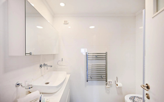 Deep eyes by HolyGuest