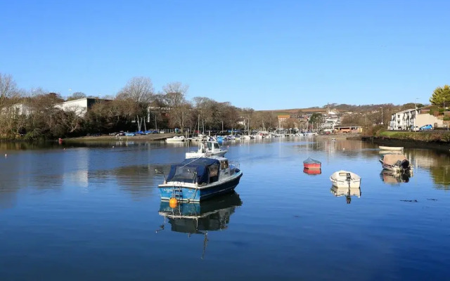 6 Crabshell Quay