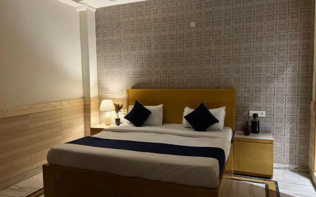 Divine Inn Hotel Rajouri Gardan
