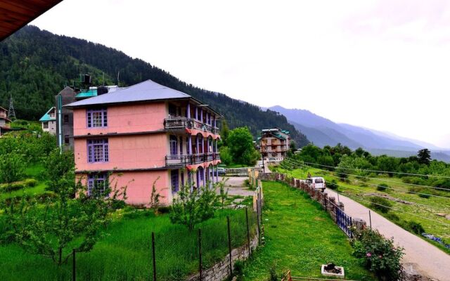 OYO 38759 Tara Cottages