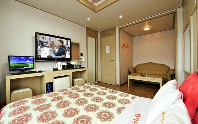Iris Hotel