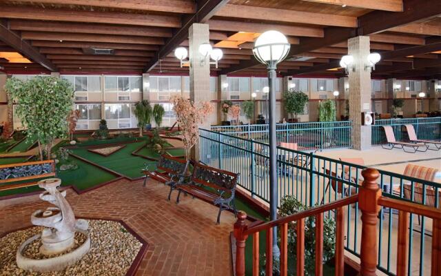 Ramada Hotel & Conference Center by Wyndham Mitchell