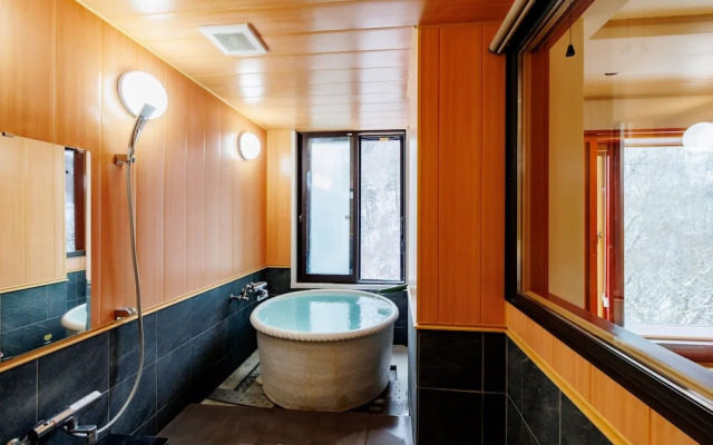 Shigakogen Milky Hot Spring Keikokunoyu