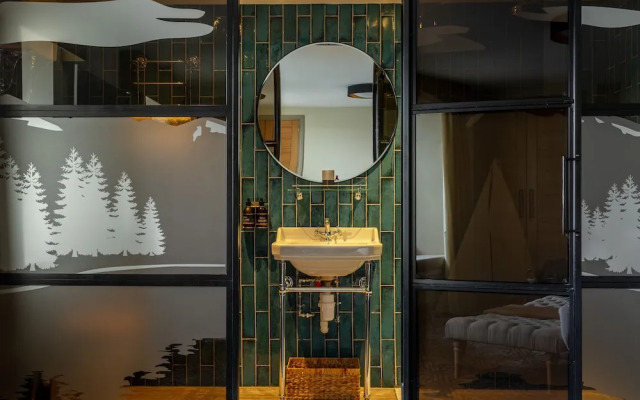 Riva Boutique Hotel & Restaurant