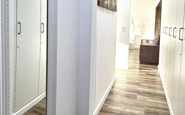 Apart Mari на набережной Генерала Карбышева 18