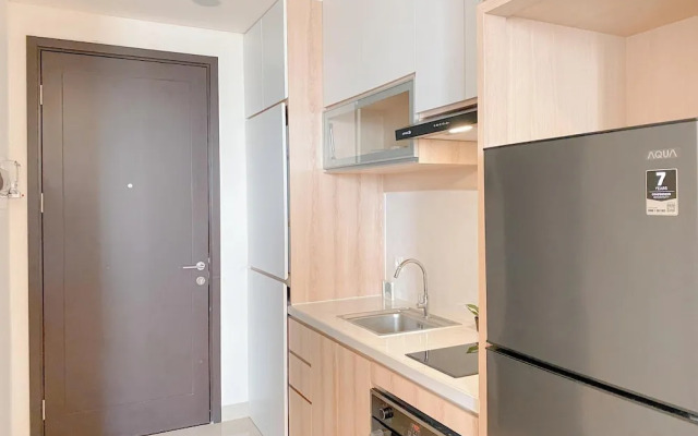 Spacious And Homey Studio At Cleon Park Apartment