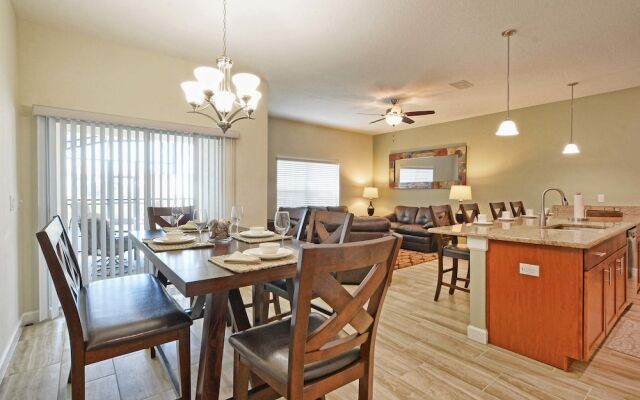 Storey Lake 4 Bedroom Townhome w Splashpool - 1619ST