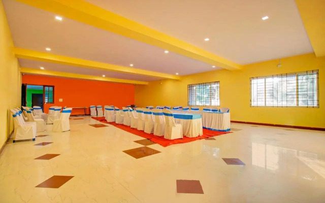 OYO Flagship 80593 Rk Club House
